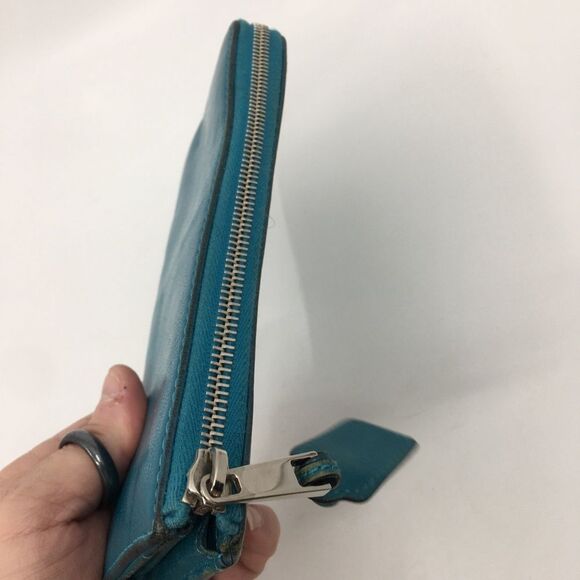 Marc Jacobs teal blue leather project wallet. **FLAWED** - Picture 8 of 16